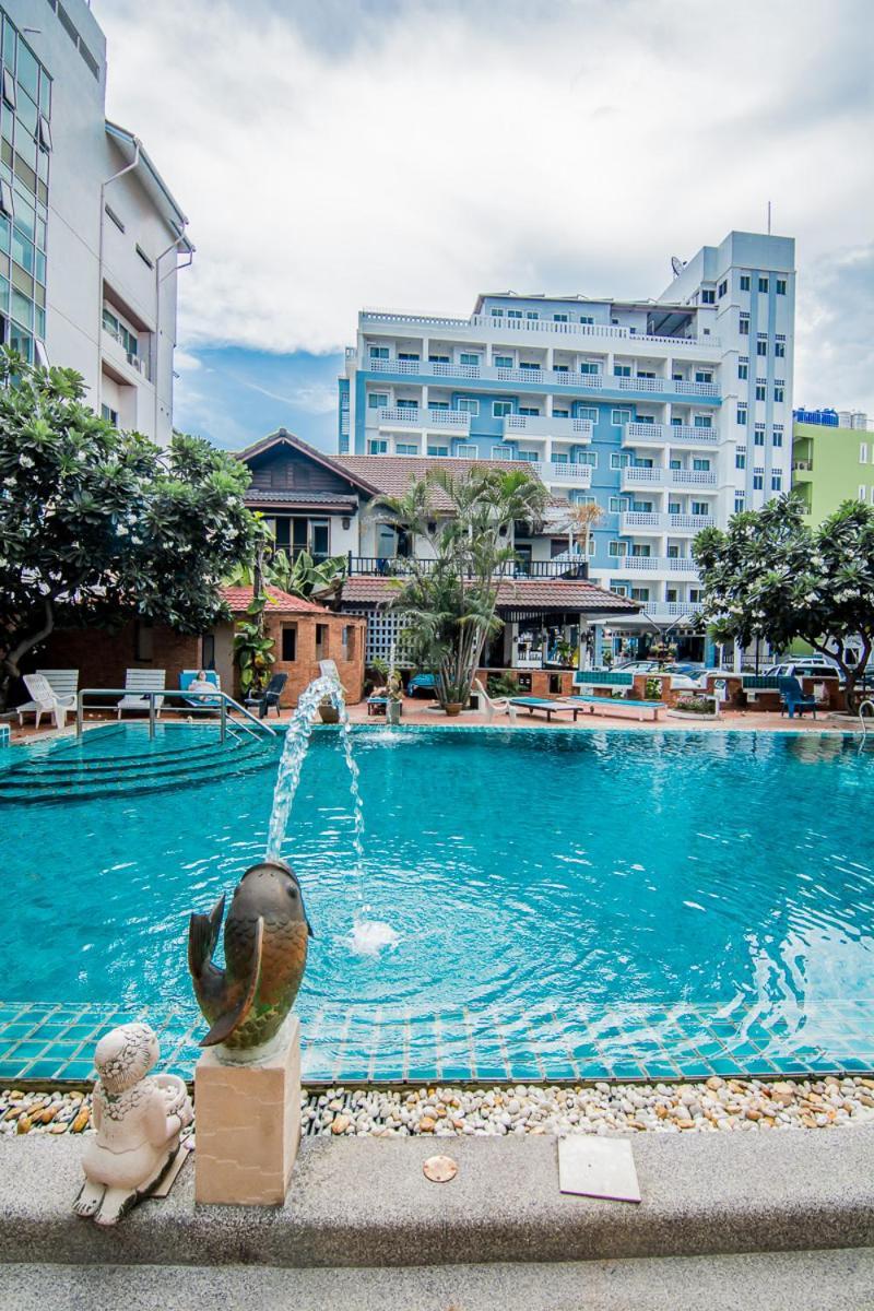 Sutus Court 7 Hotel Pattaya Exterior photo